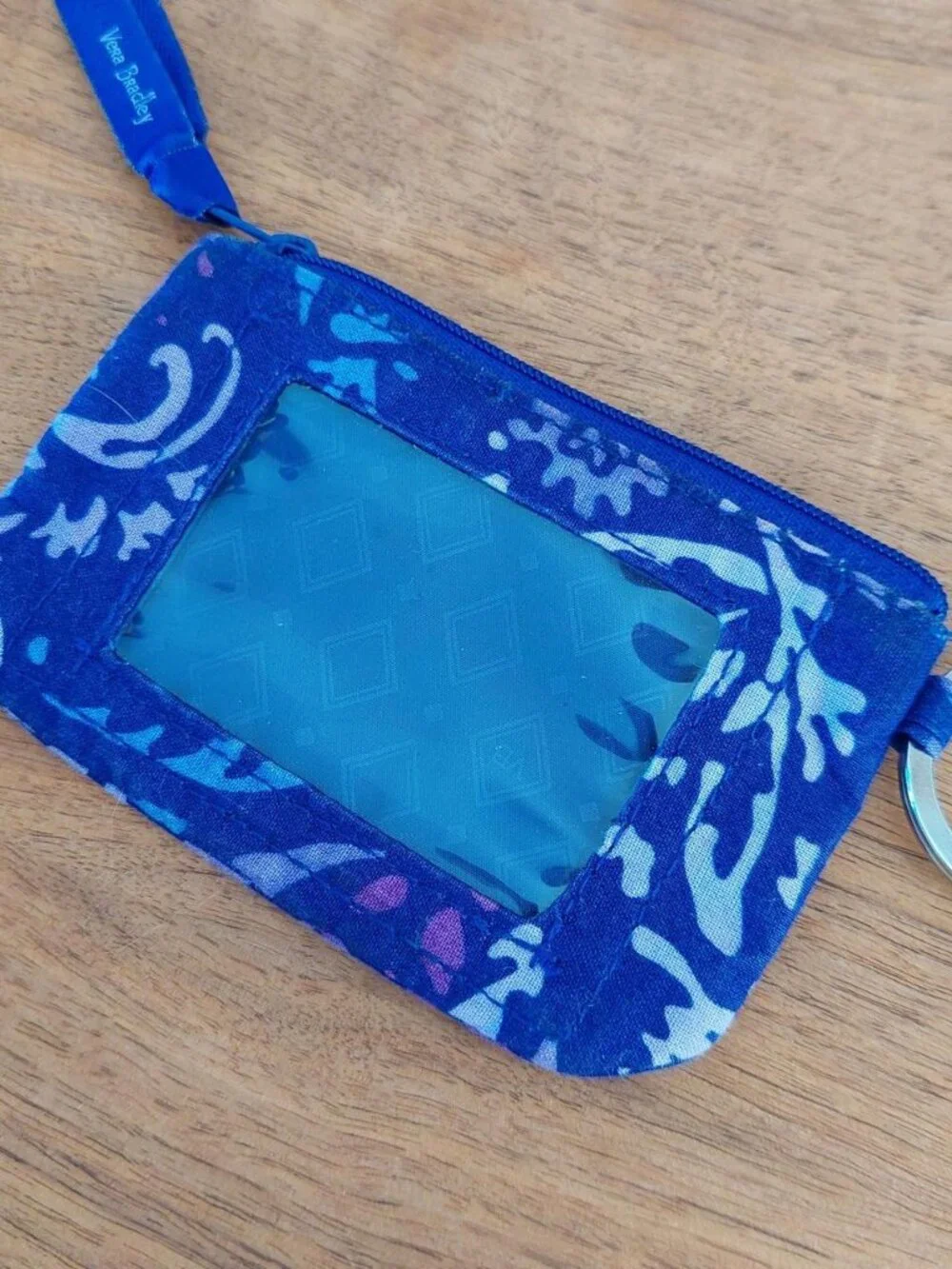 Vera Bradley blue and white floral and paisley patterned keychain purse #verabra